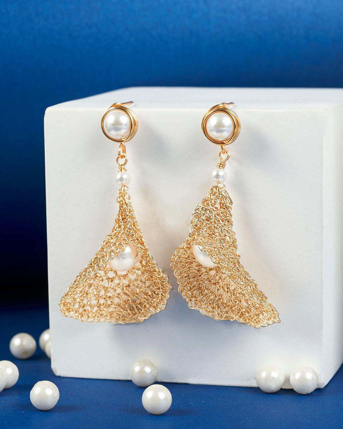 Elara Gold Earring