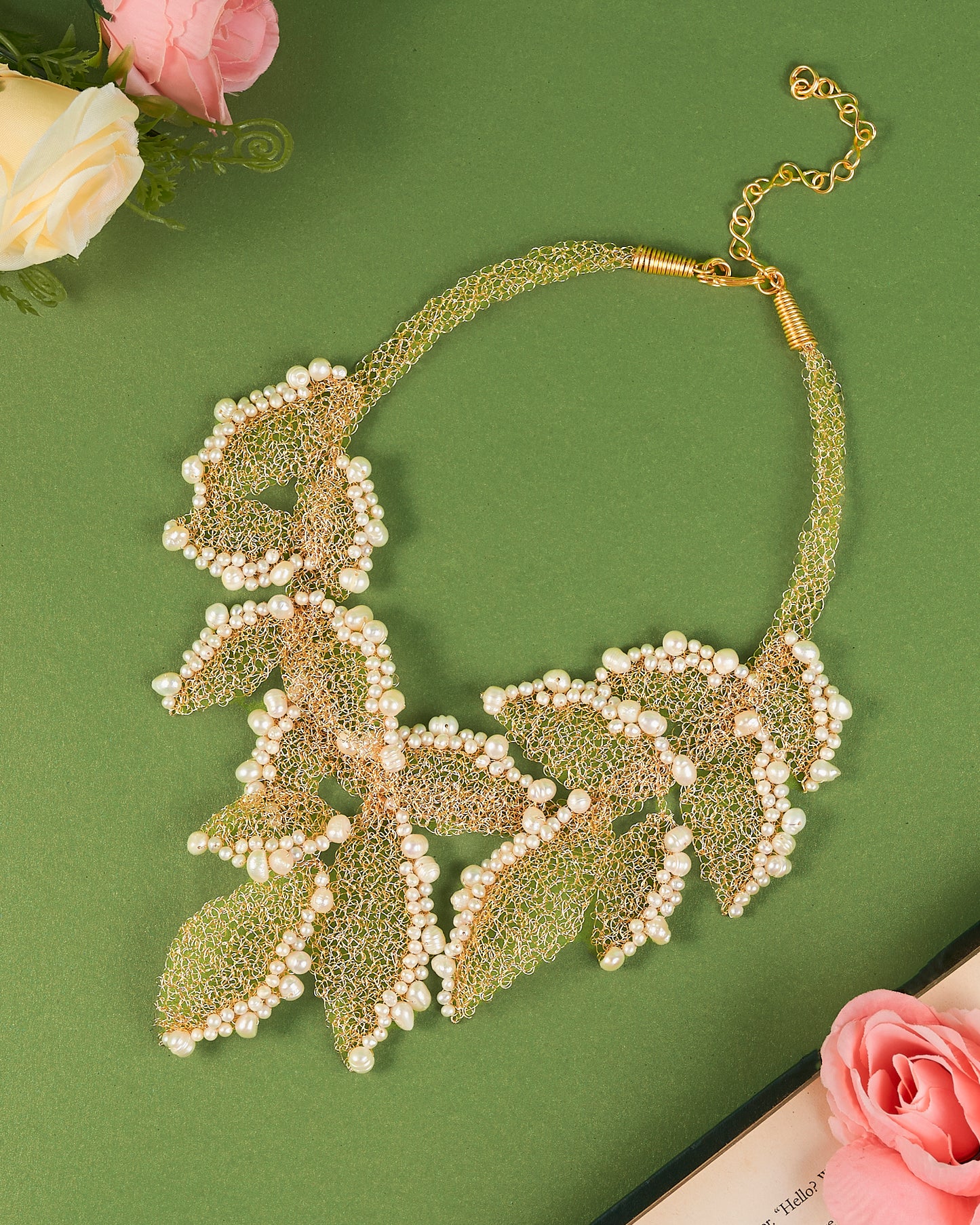 Verdelia Pearl Gold Necklace