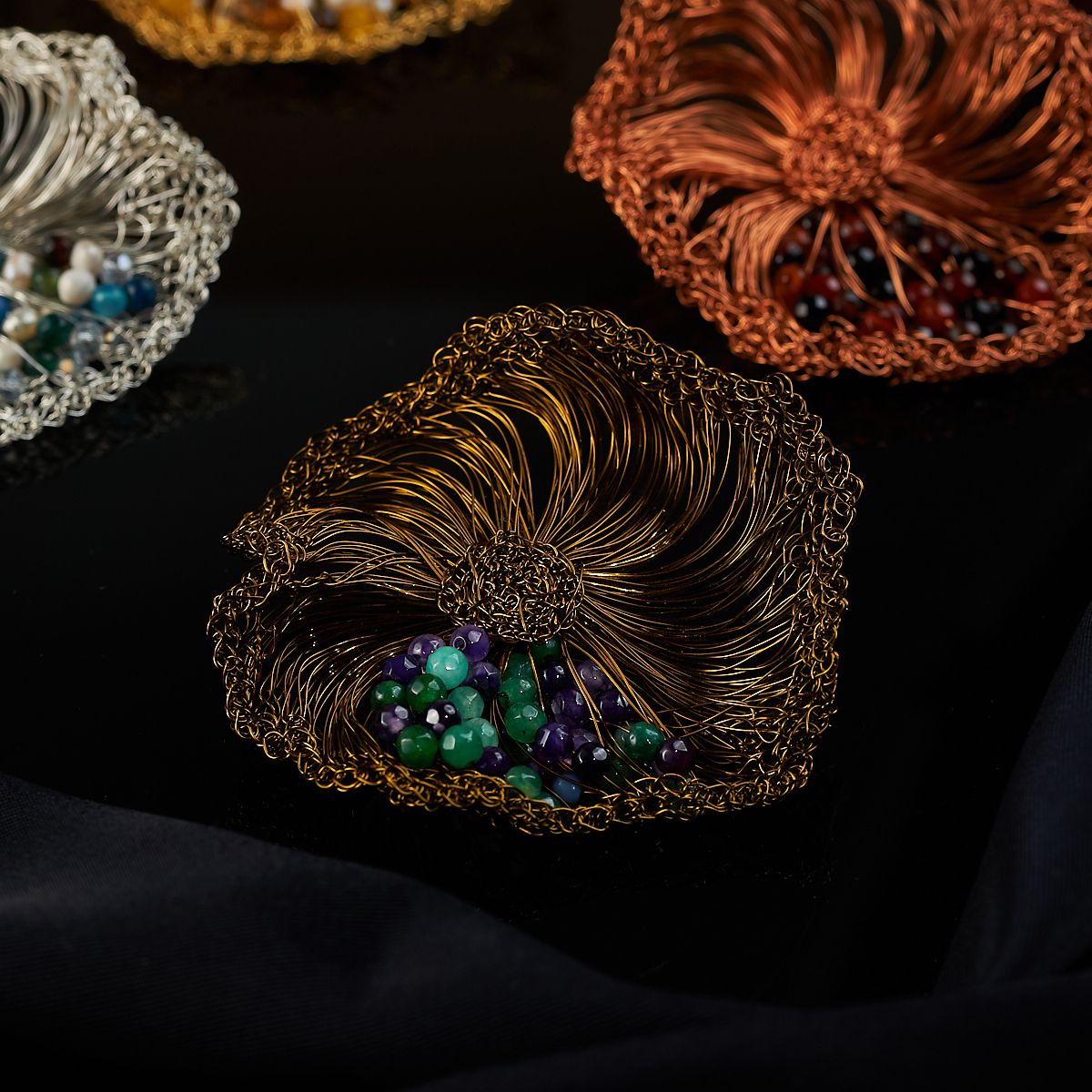 Wave circle brooch vintage