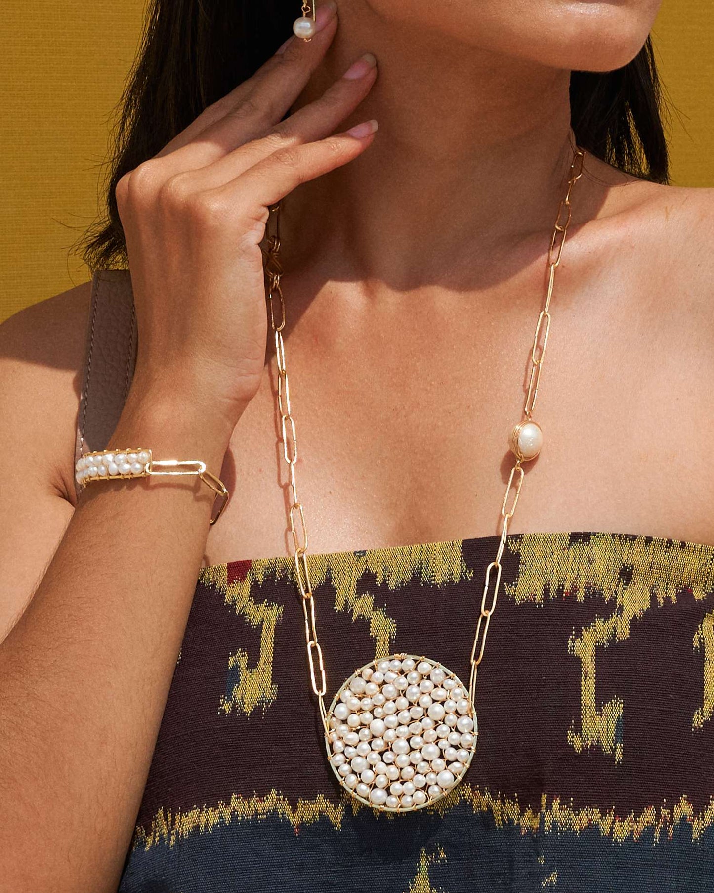 Como pearl brass bracelet (9)