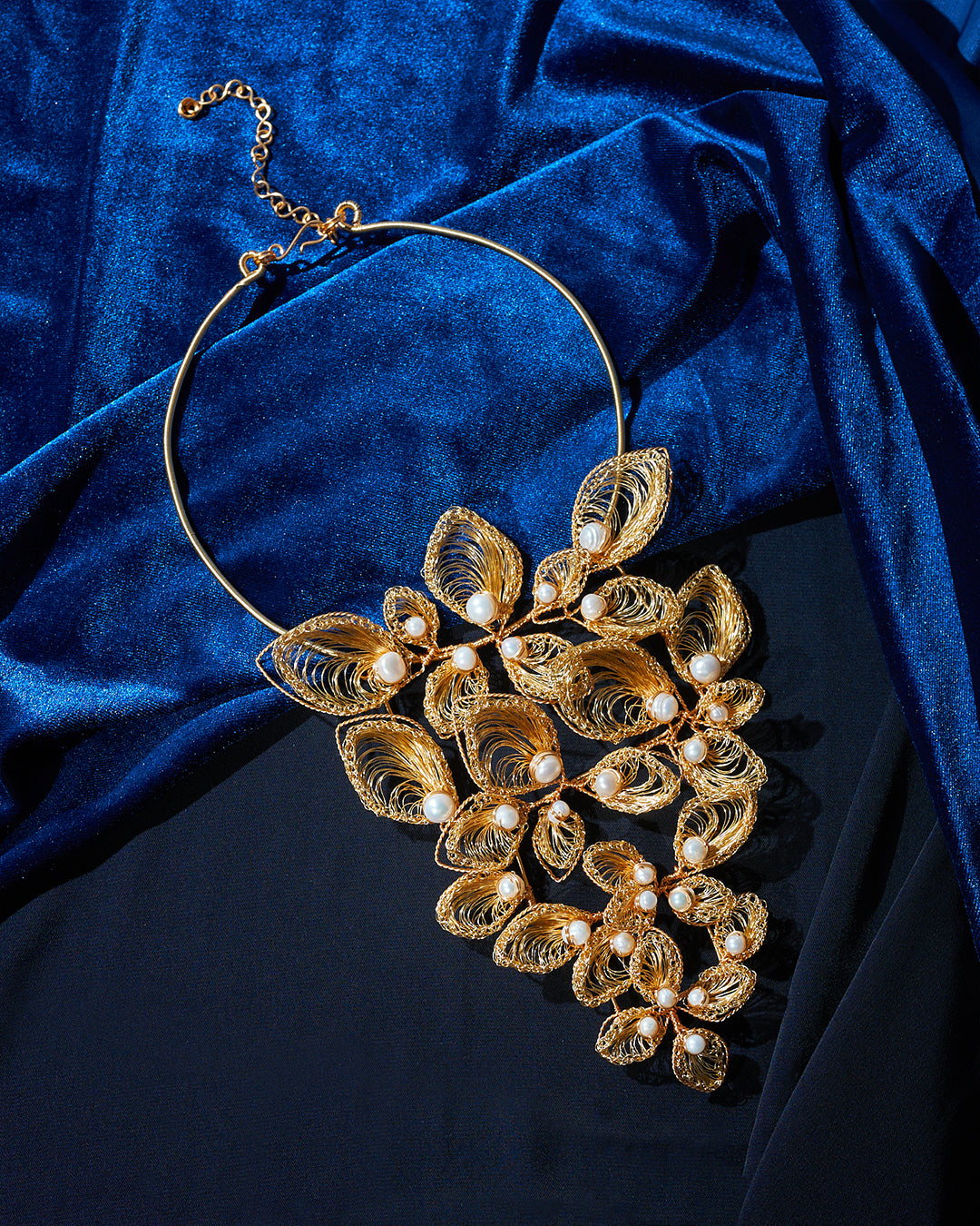 Padma Necklace Pearl Gold