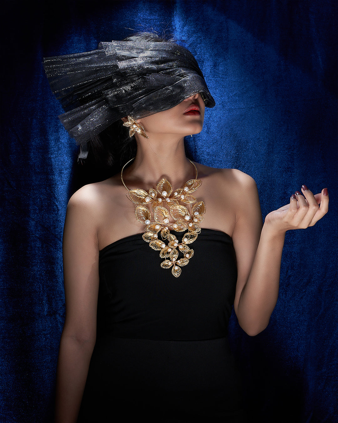Padma Necklace Pearl Gold