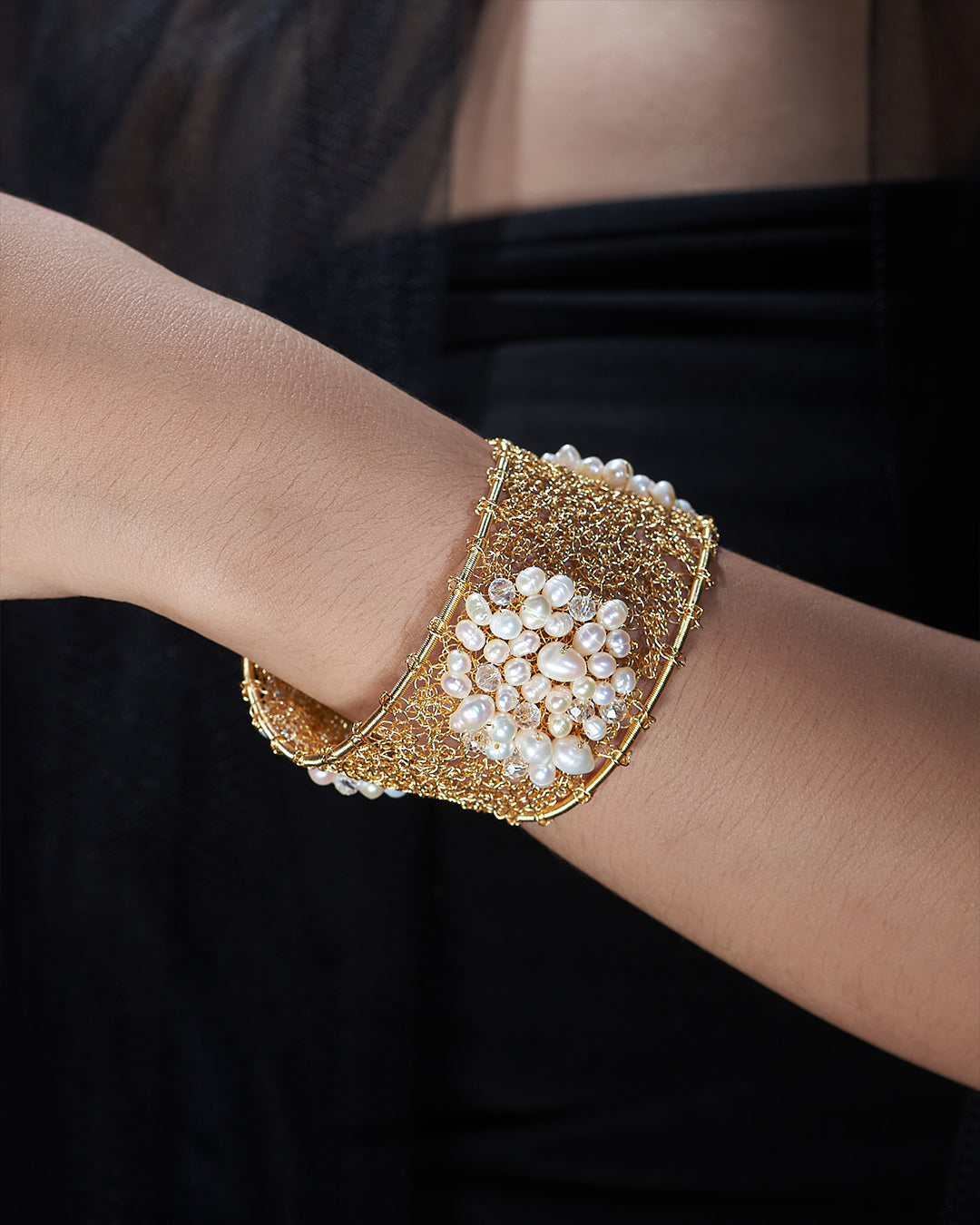 Zenara Pearl Gold Bangle