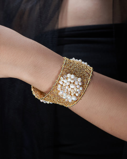Zenara Pearl Gold Bangle
