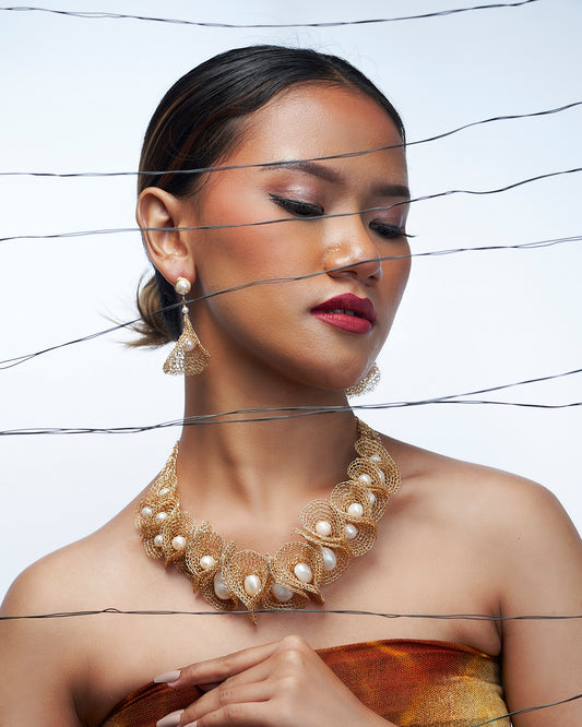 Elara Gold Necklace