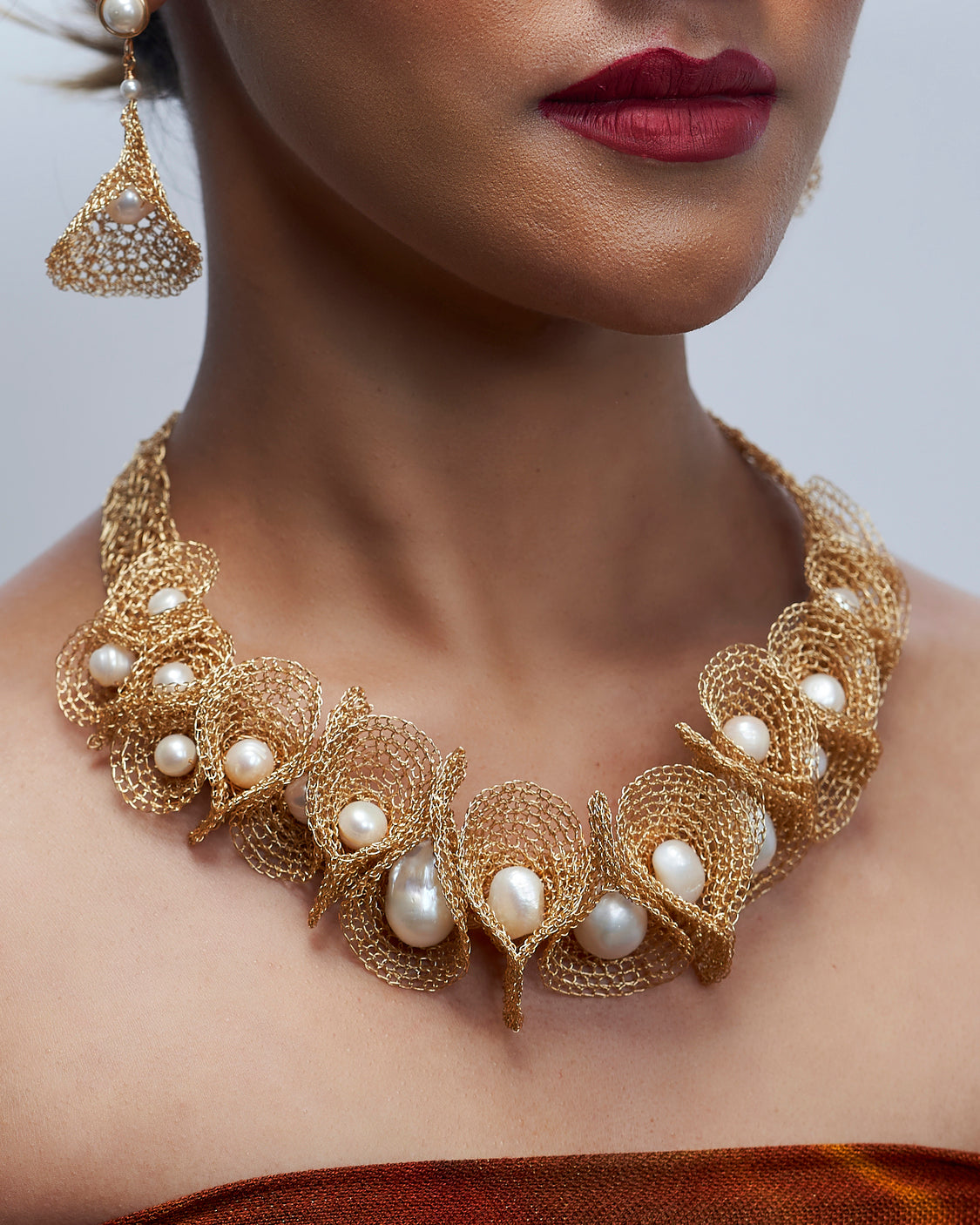 Elara Gold Necklace