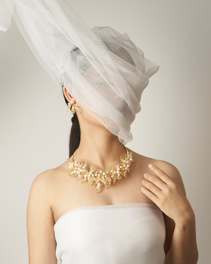 Dreamy Petal Earring Pearl Gold