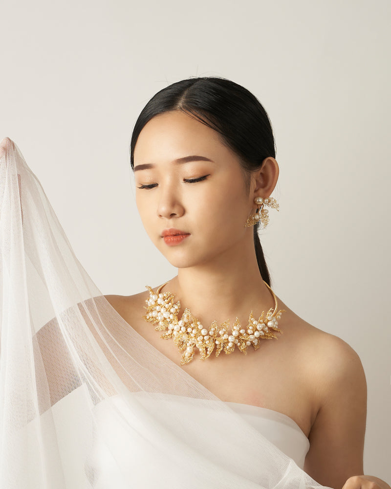 Dreamy Petal Earring Pearl Gold