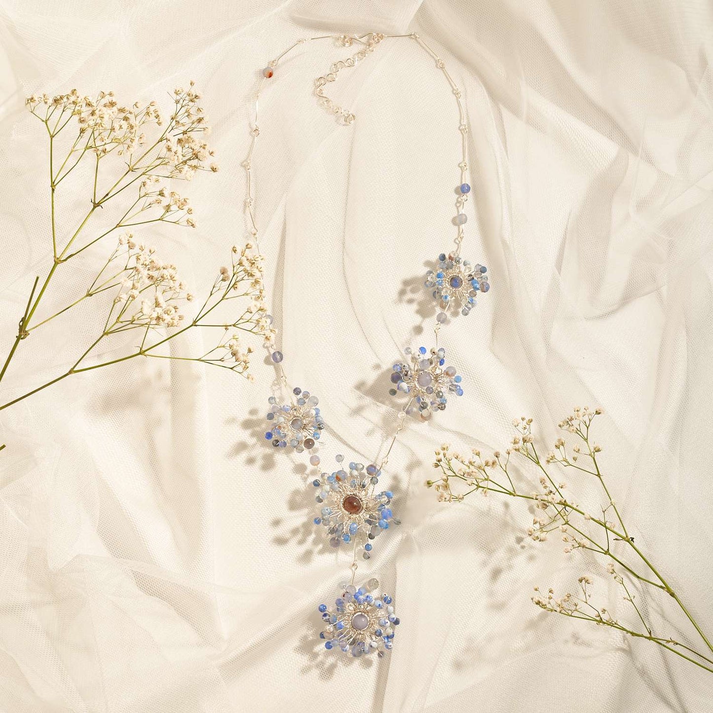 Baby breath single layer necklace blue silver