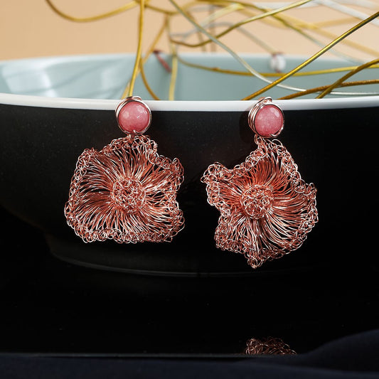 Wave studded earring pearl pink