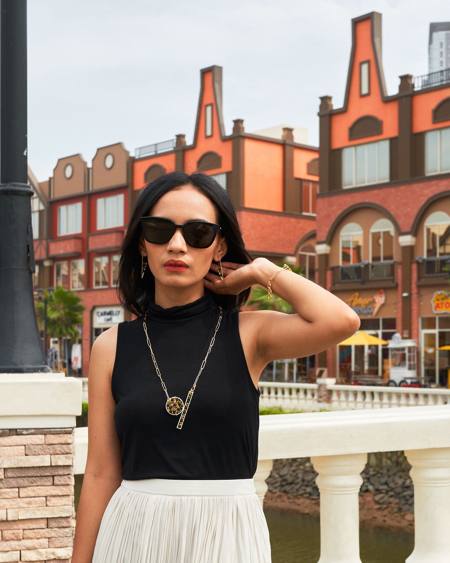 Milan yellow black brass (02)