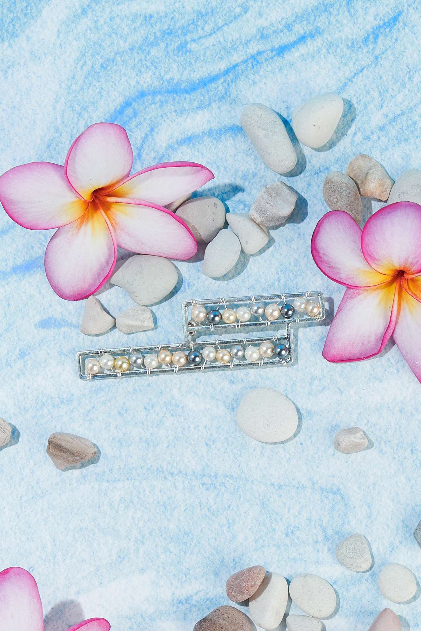 Sydney shell pearl brooch