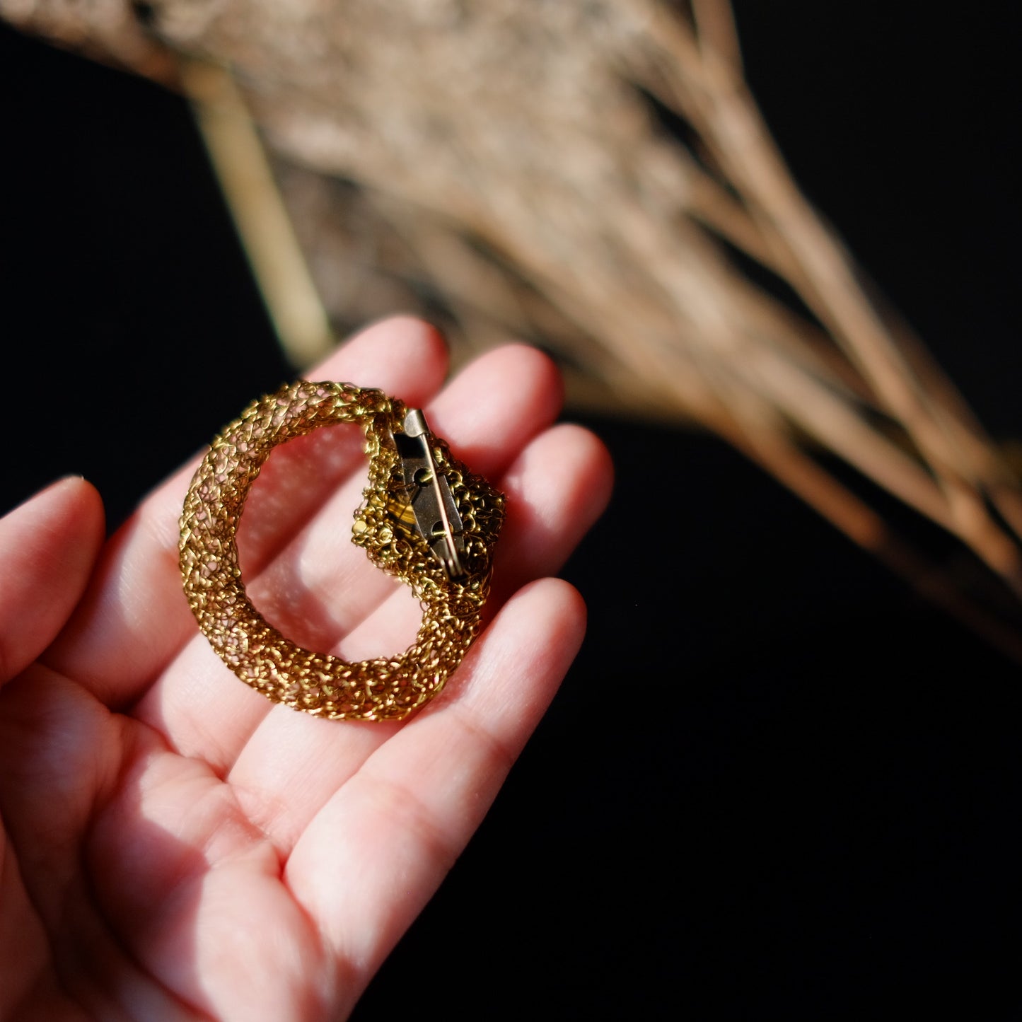 BROOCH BULAN TIGEREYE