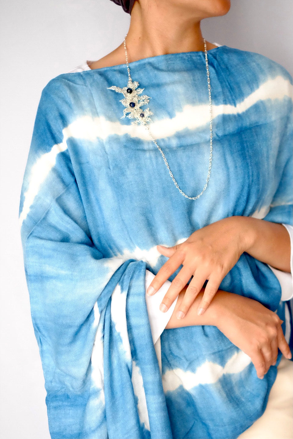 KEMUNING NECKLACE BLUE SILVER