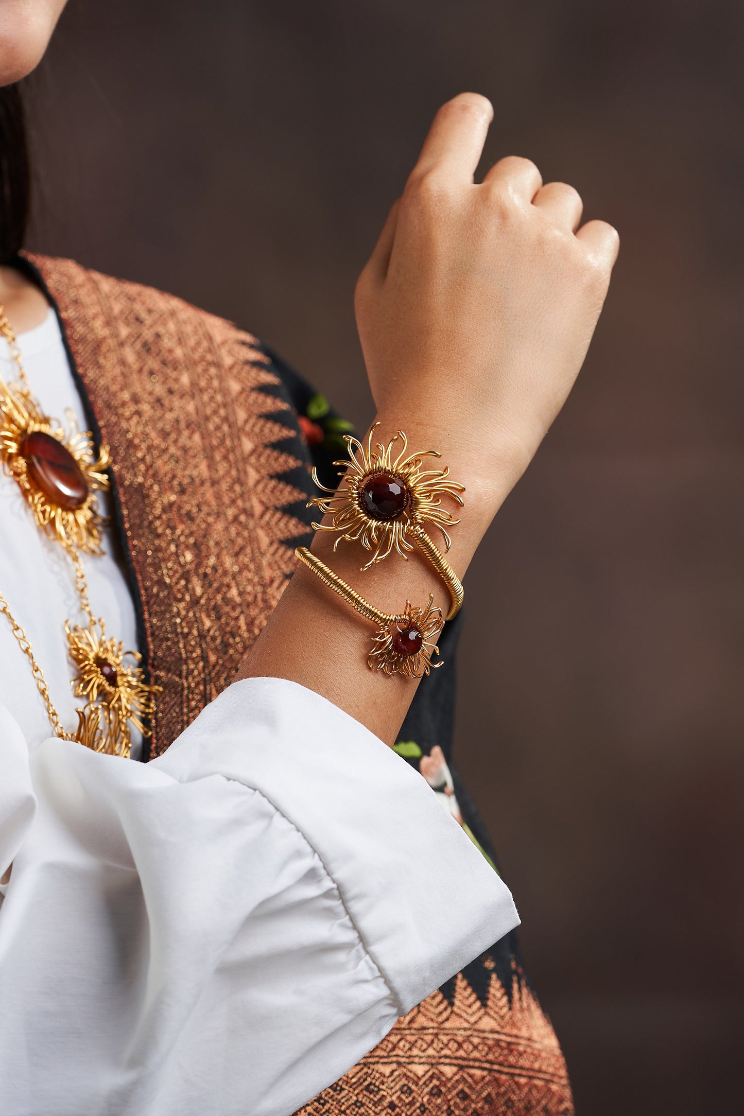 Mata Uroe Brown Gold Bangle