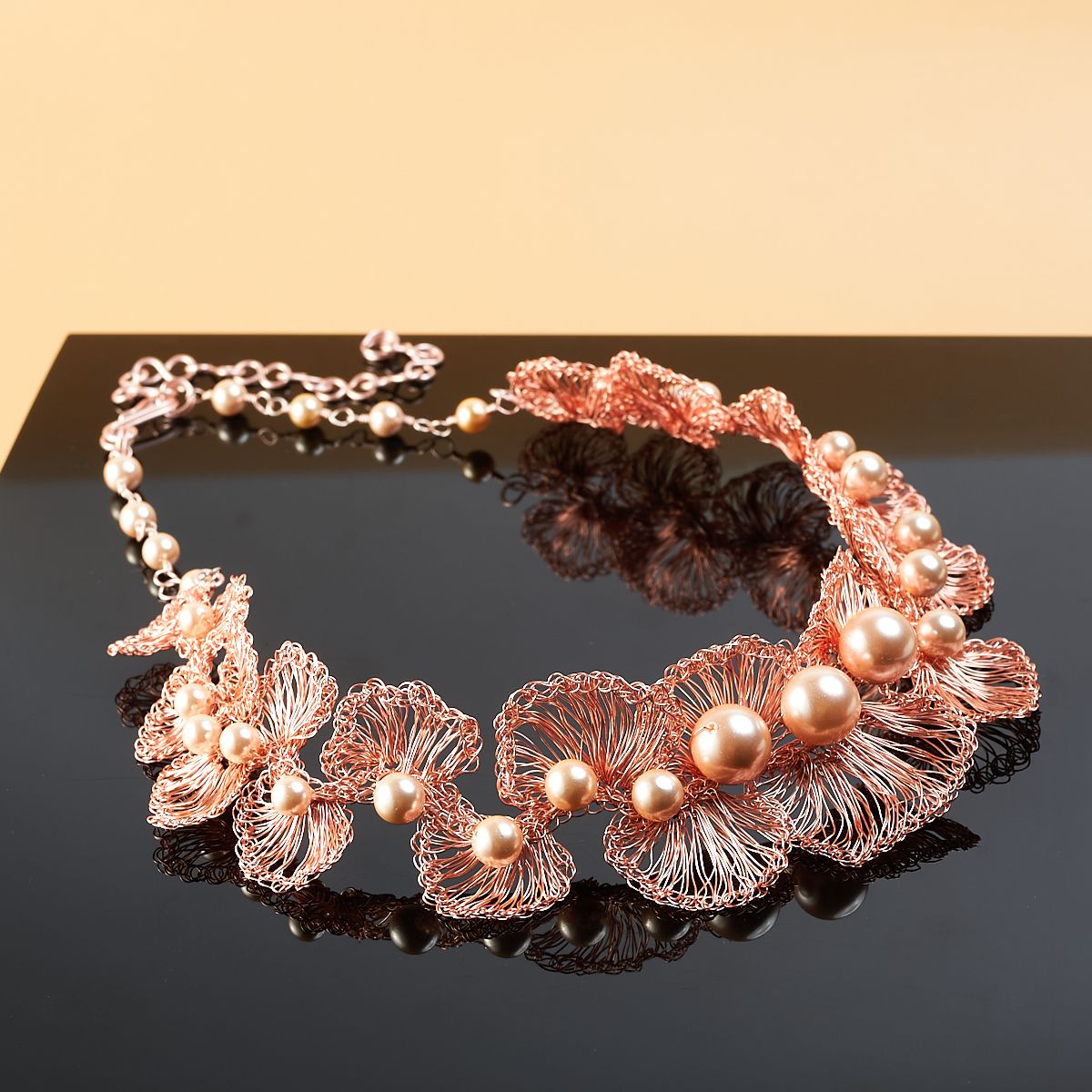 Wave choker rose pink