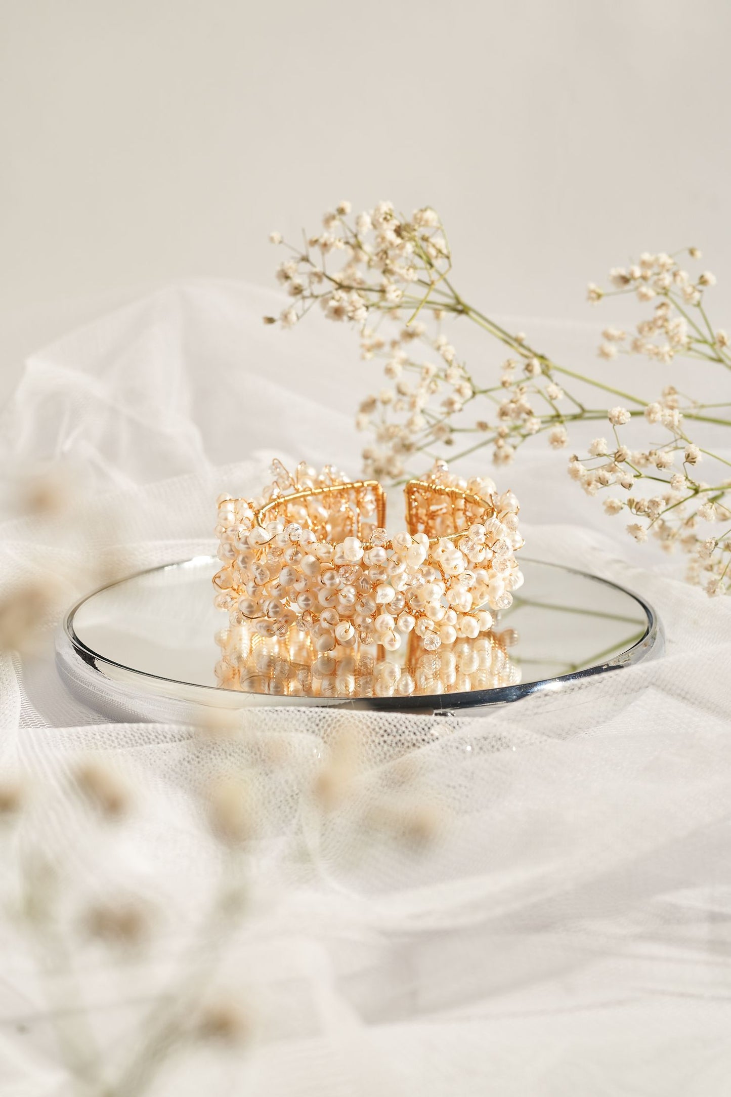 Baby breath bangle pearl gold