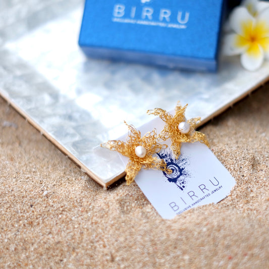 CANANGA STUDDED EARRINGS GOLD PEARL