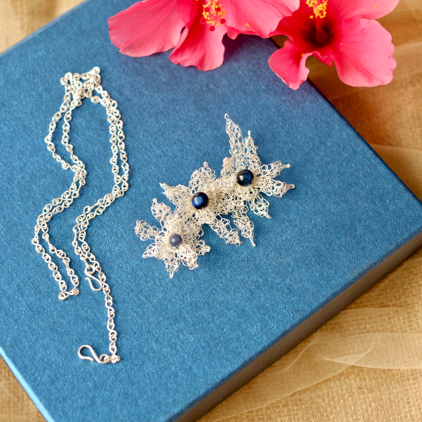 KEMUNING NECKLACE BLUE SILVER