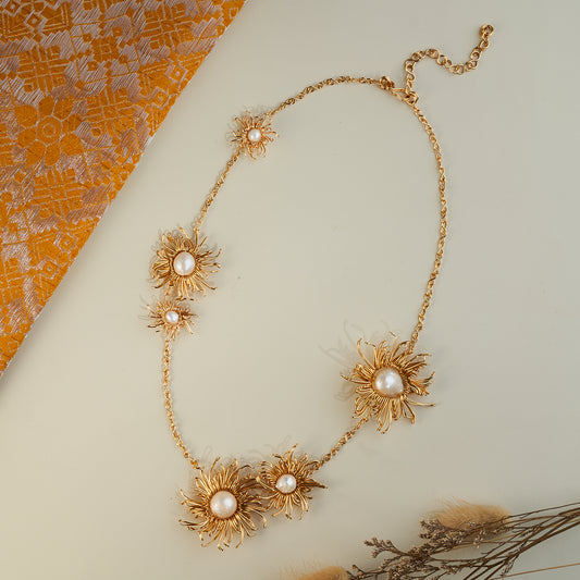 Mata Uroe Pearl Gold Long necklace