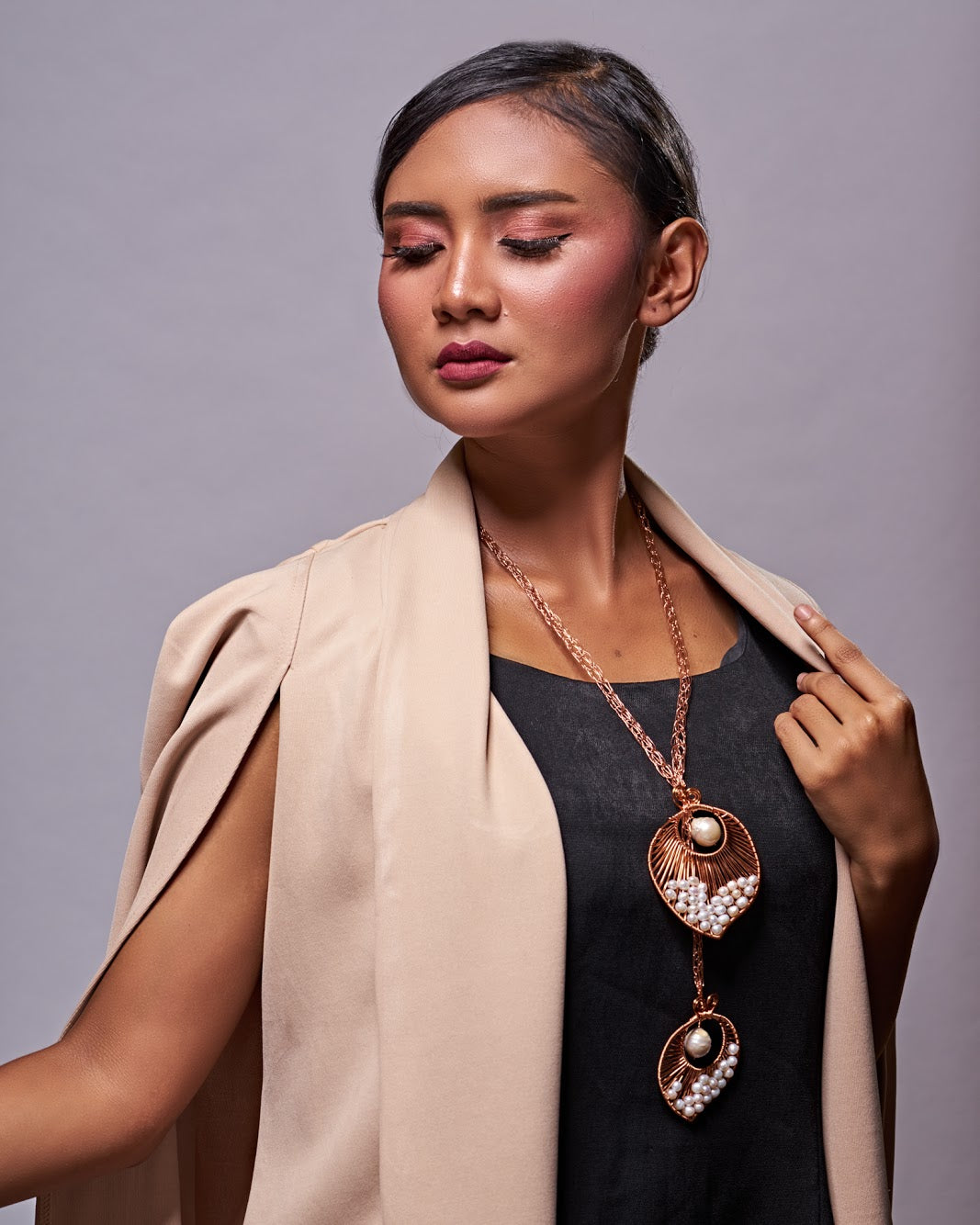 ZANNA LONG CHAIN PEARL RG