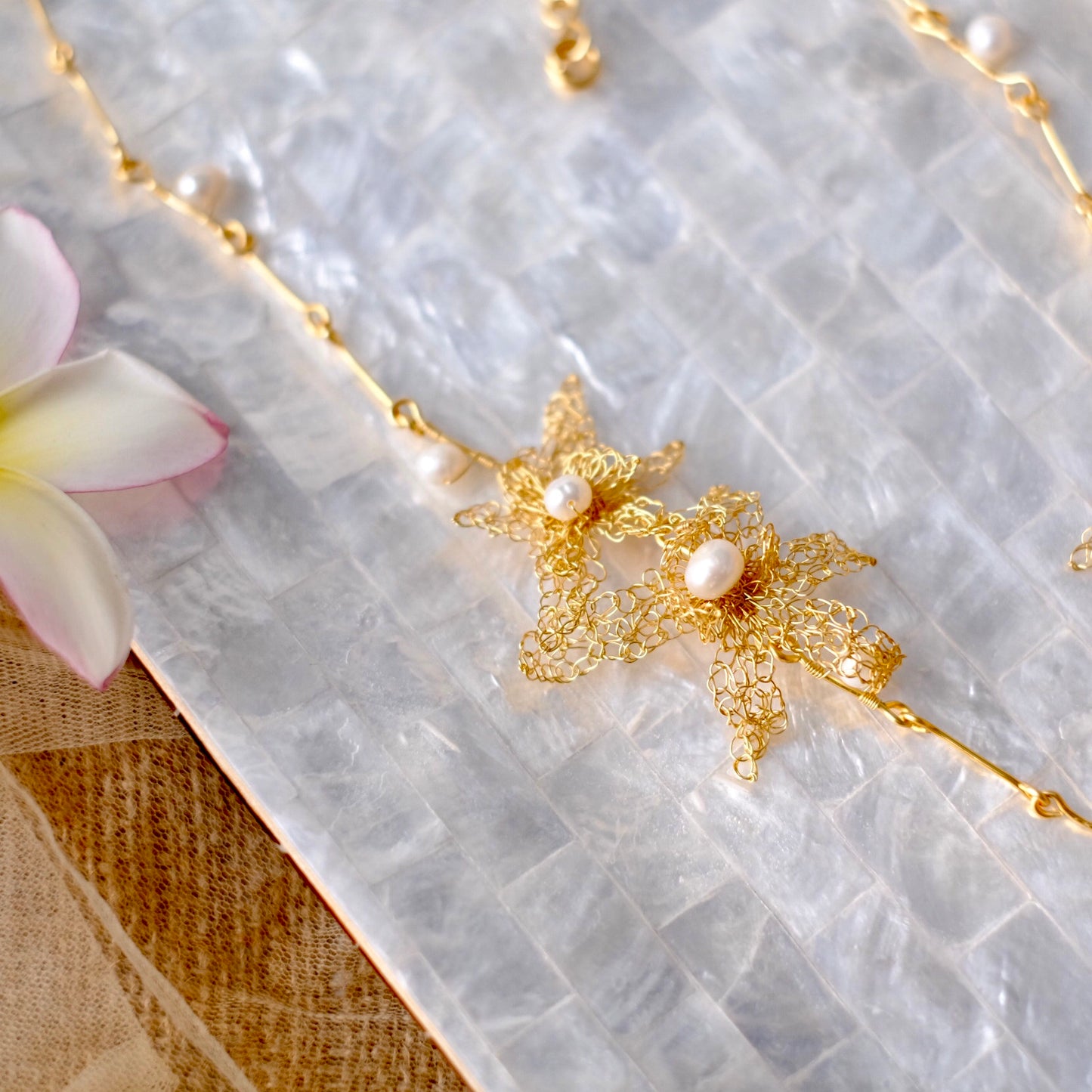 CANANGA NECKLACE  GOLD PEARL