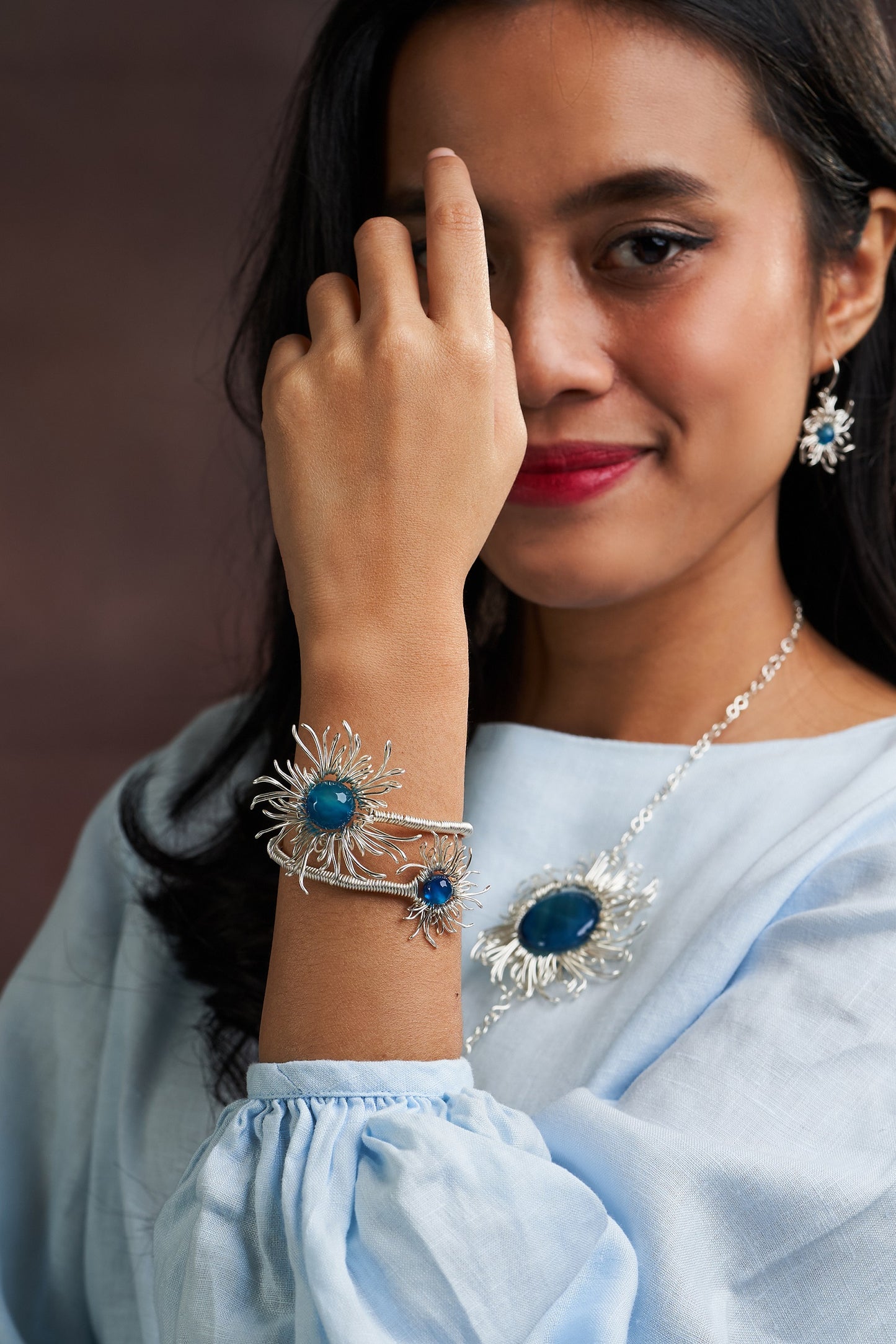 Mata Uroe Blue Silver Bangle