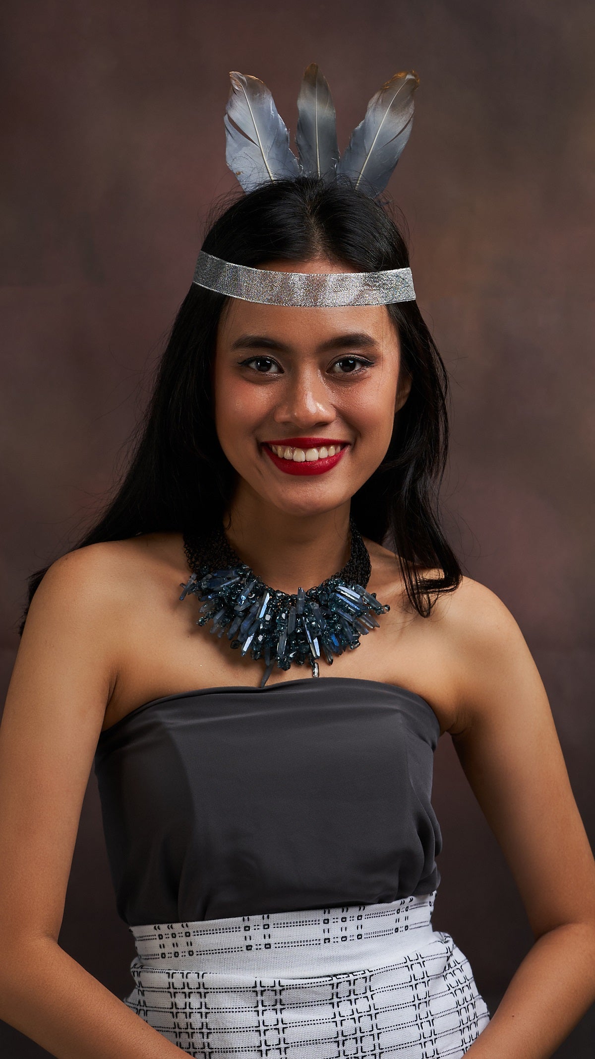 Borneo blue crystal black choker