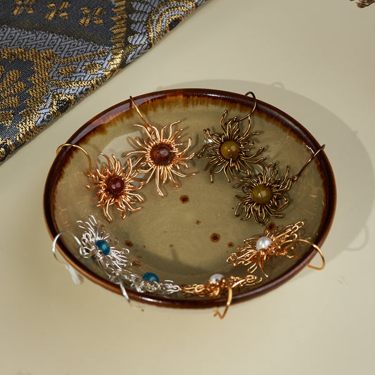 Mata Uroe pearl gold  dangling earrings